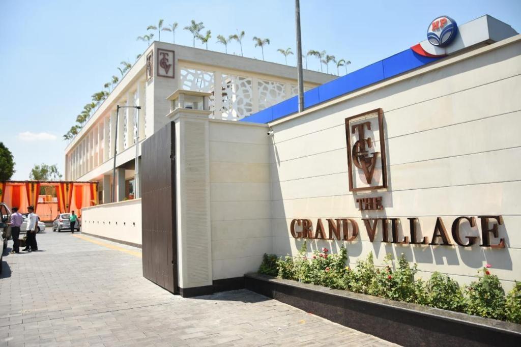 The Grand Village Moradabad Bagian luar foto