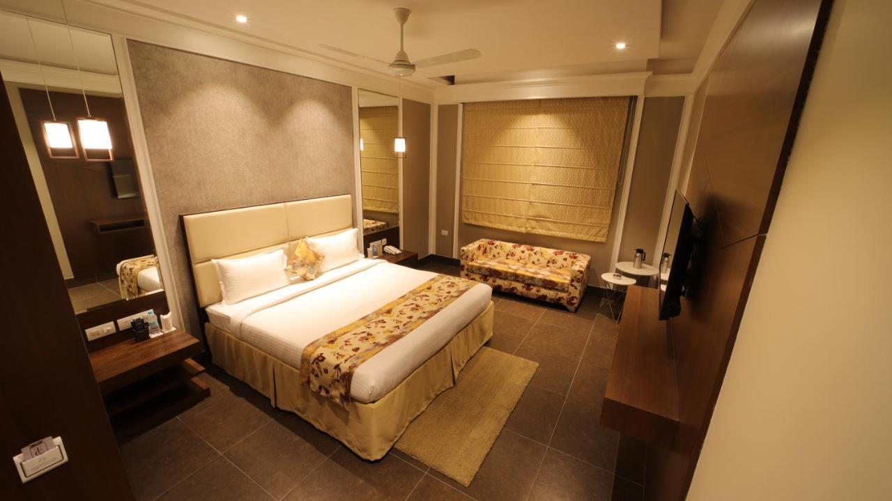The Grand Village Moradabad Bagian luar foto