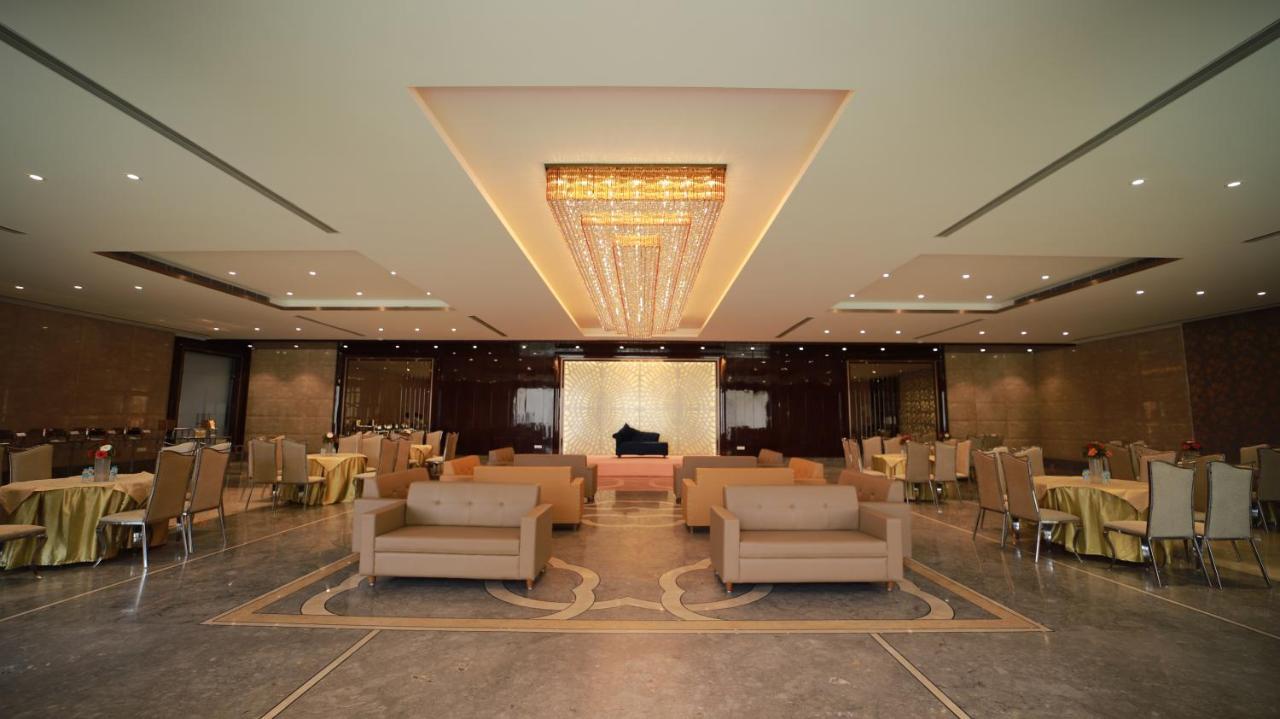 The Grand Village Moradabad Bagian luar foto