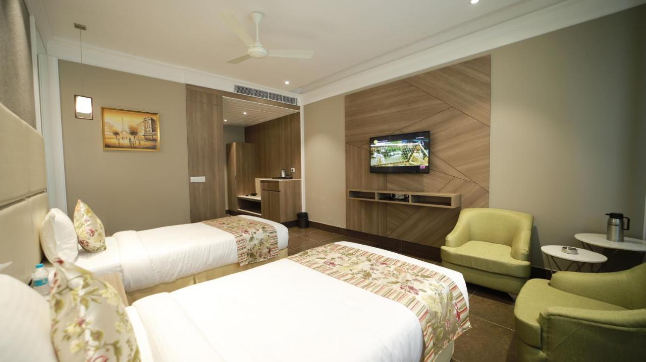 The Grand Village Moradabad Bagian luar foto